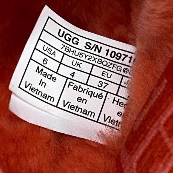 UGG Fluff Yeah Slides - Picture 9 of 10